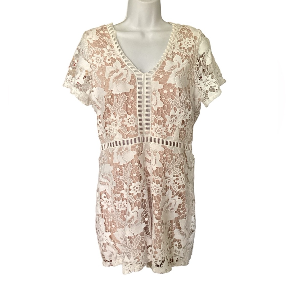 Blu Pepper lace crochet romper. L